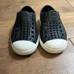 Size 7 toddler Native shoes